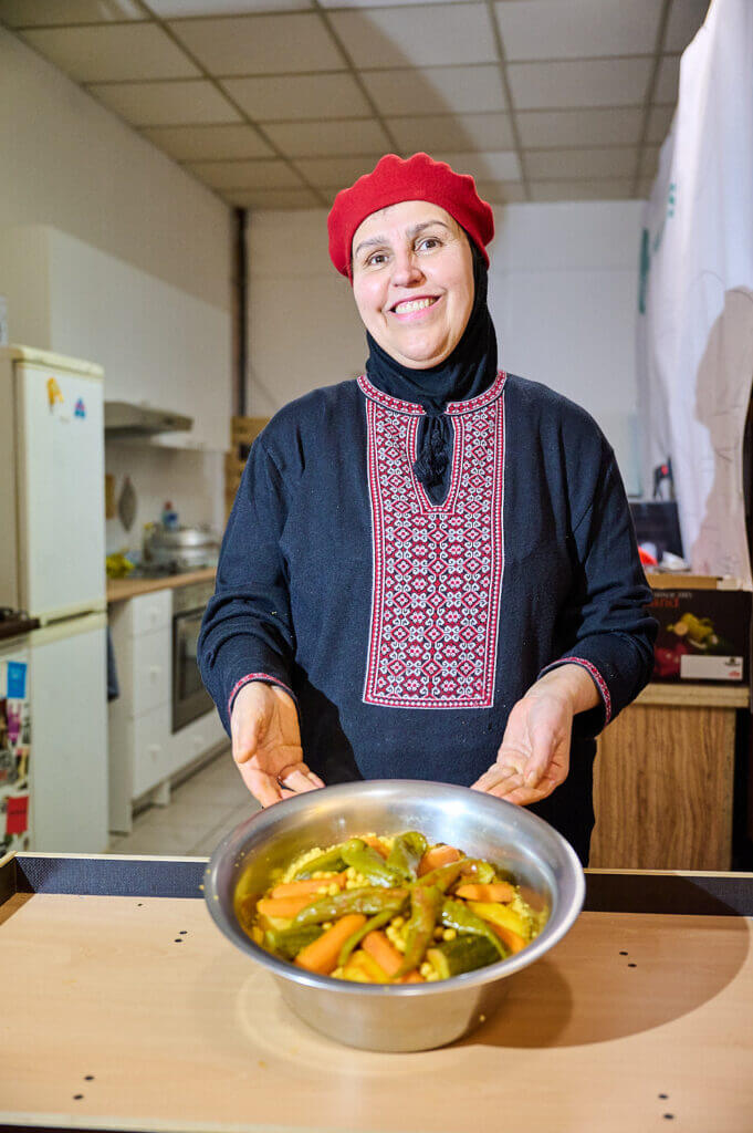 Samia Abed präsentiert Couscous mit Gemüse